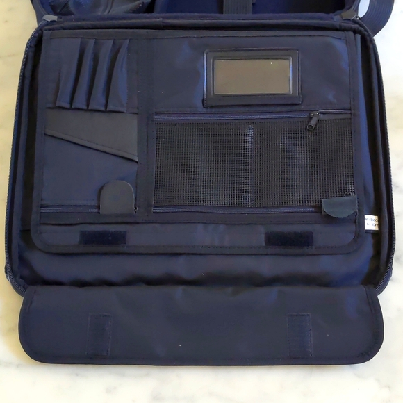 Dell Leather Trim/Handlers/Logo Multiple Layers Briefcase/Laptop Bag/Travel Bag. - Picture 6 of 12